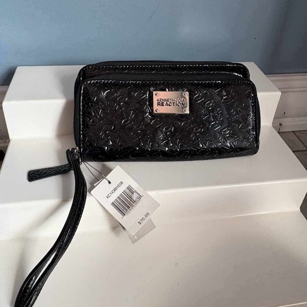 Kenneth Cole Reaction Embossed Black Clutch